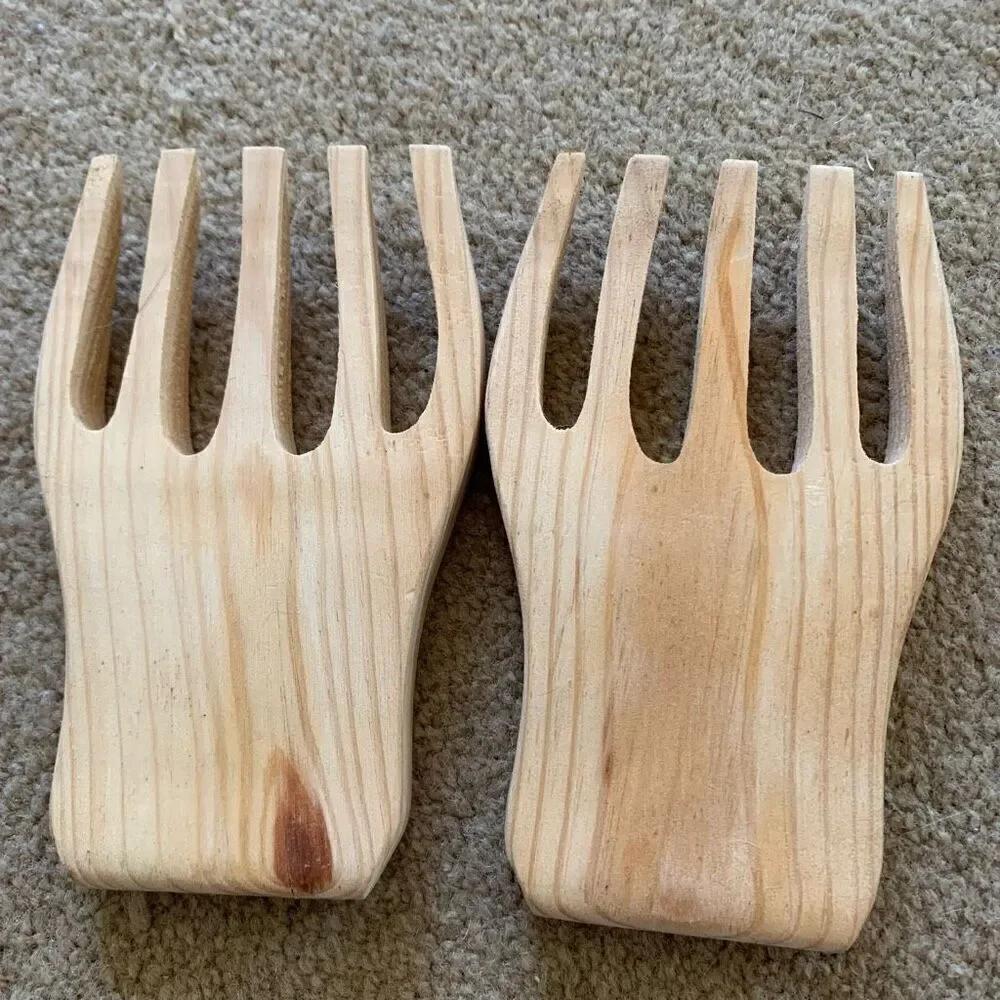 ALASKA SOUVENIR WOODEN BEAR CLAW SALAD SERVING FORKS